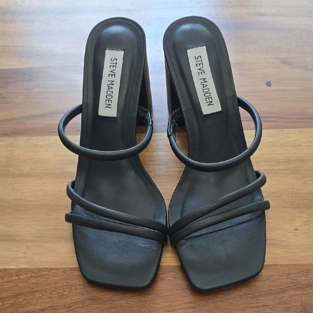 Steve Madden Black Heeled Sandals Sleek Modern Design